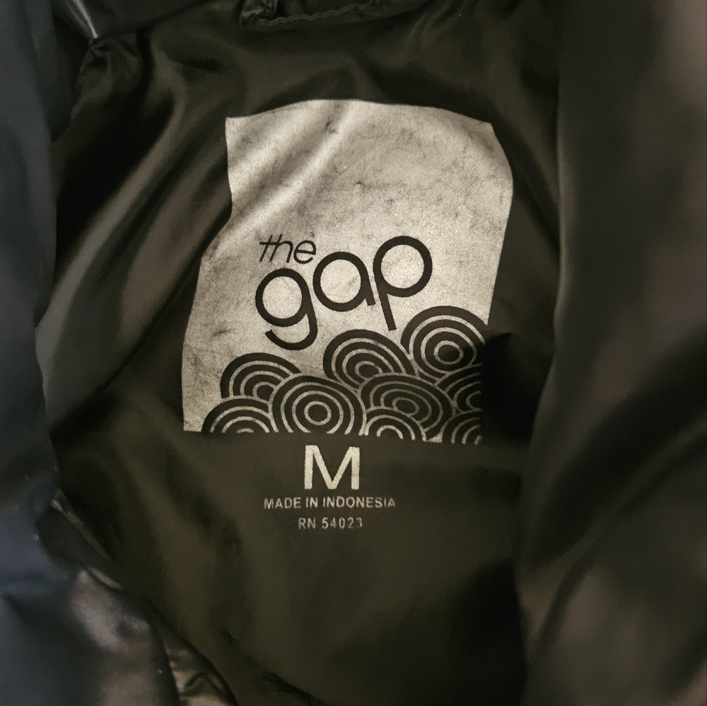 Gap Black Cropped Puffer Jacket With Quilted Text… - image 5